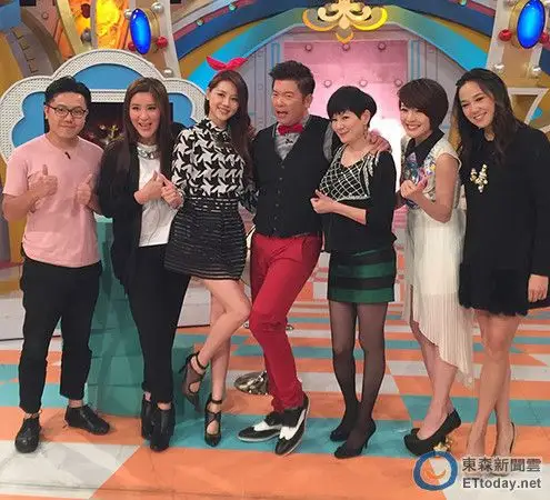 (左起)陈樱文老公小夫,小祯,严立婷,曾国城,vicky,徐小可,陈樱文.