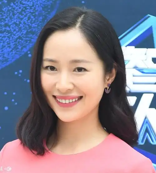 中国女演员歌手写作者江一燕