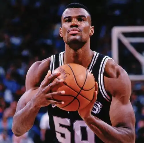 1987年nba状元海军上将大卫罗宾逊