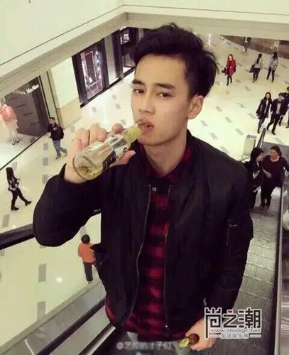 一年级大学季高旻睿为什么缺考 为邢菲舍弃成绩获赞暖男