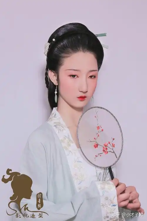 欣赏顾盼遗光彩宋代女子造型