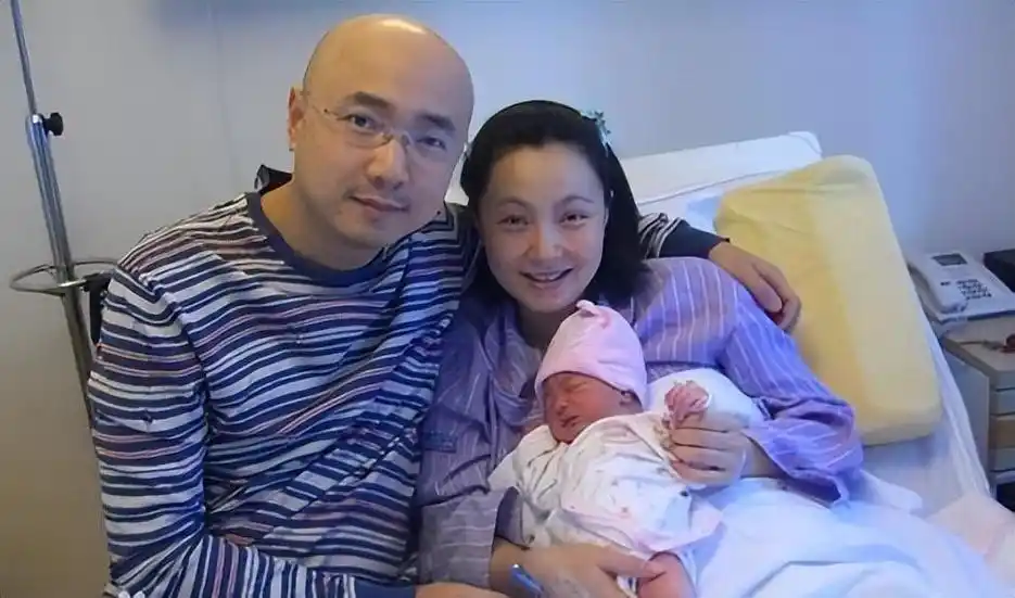 回顾在当红时刻下嫁徐峥婚后19年丈夫绯闻不断陶虹图什么呢