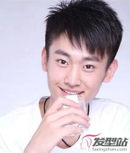 中学生男生发型大全帅气养眼打造元气少年