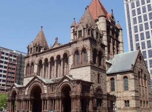 一百年后美国公众再次票选全美十大建筑有着悠久的历史,在波士顿,三一