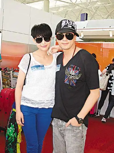 虽情场同失意,吴卓羲(右)与胡杏儿均很少过问对方的私人事