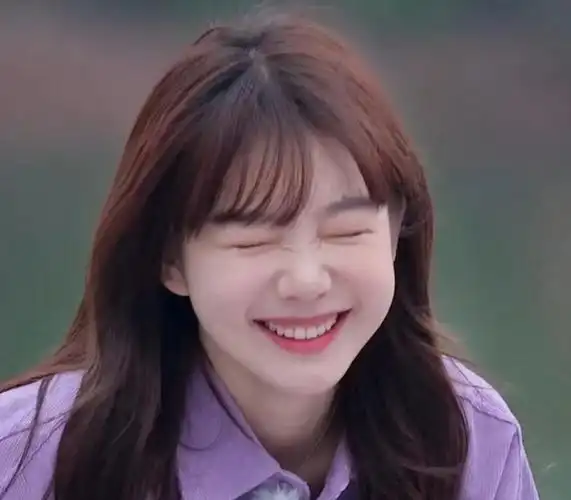 笑容甜份女生头像