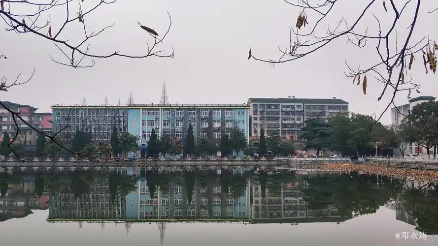 p>长江大学文理学院(下称"学院")是2004年经国家教育部确认,由长江