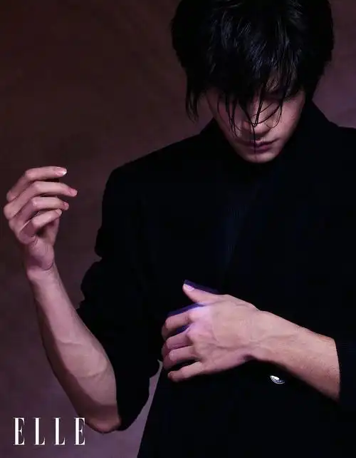 易烊千玺elle开季内页释出硬照的神名不虚传从不失手的碾压区0909