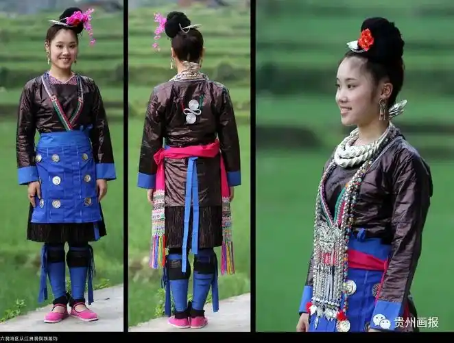 花草纹下着百褶裙脚蹬翘头花鞋七十二寨榕江乐里侗族服饰髻上饰环簪