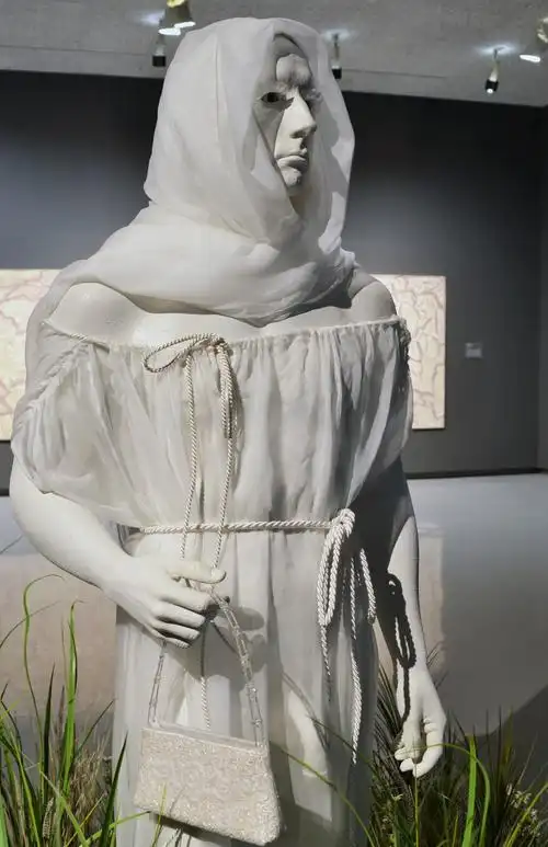 media installation lots wife, invoking the biblical story of