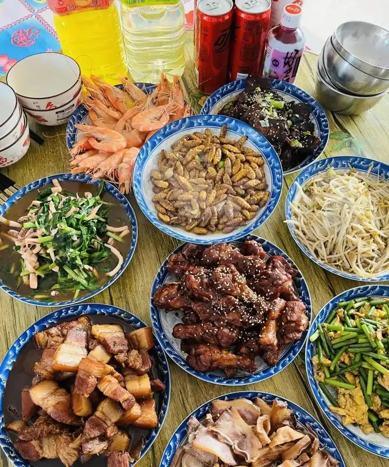 图一广东家常菜,图二东北家常菜,图三贵州家常菜!