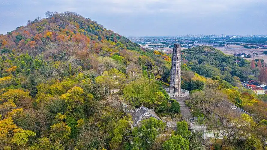 上海陆地最高的天马山有座古老的斜塔