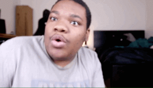 表情是这样的:youtube上有个博主看了她的视频,吸引了20万粉丝!