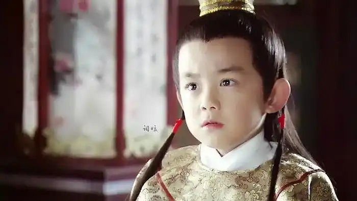 《家有外星人》里的唐不苦.