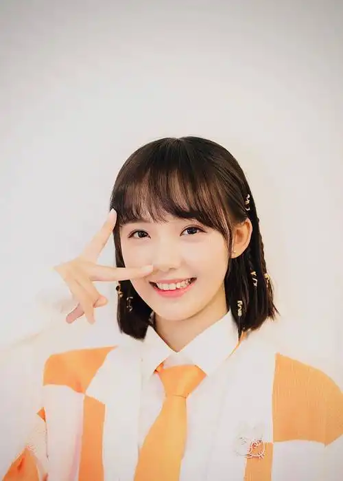 吕小雨——电视剧《时光教会我爱你》的女主,生活中太美了吧