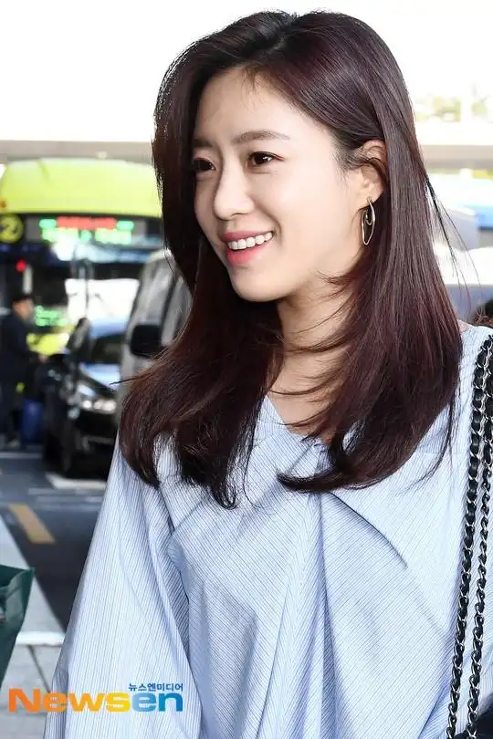 星闻tara咸恩静结束海外行程顺利返回韩国