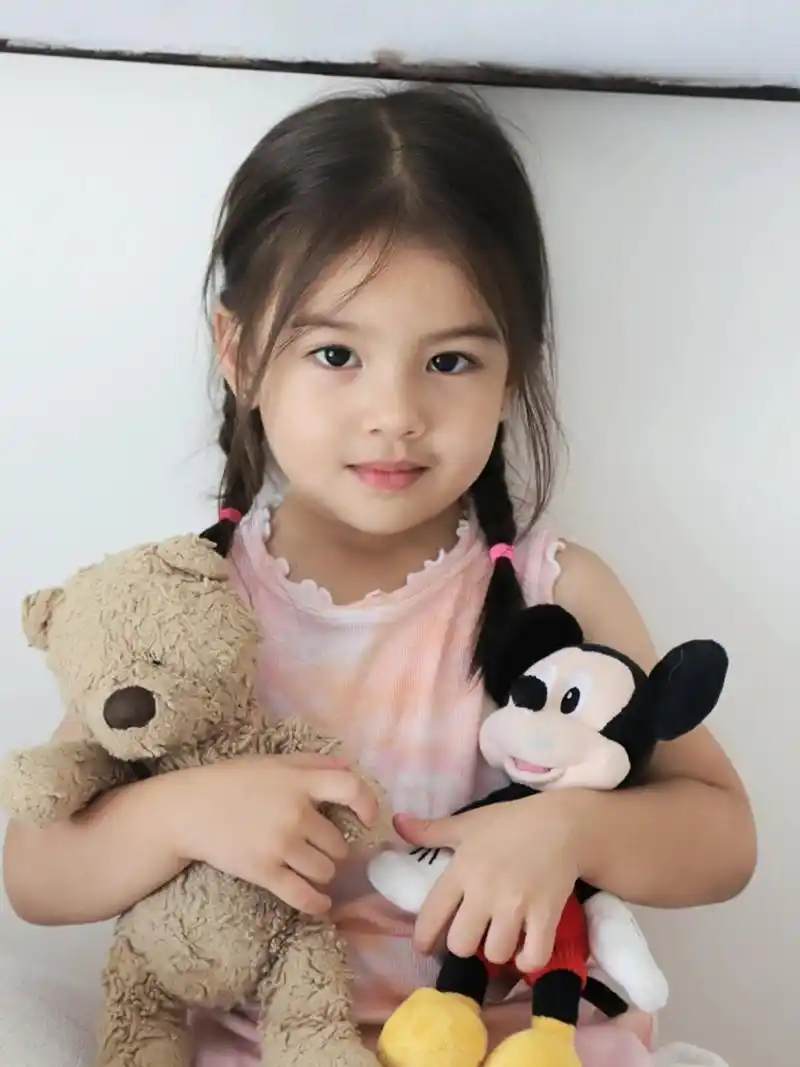 阿根廷爸爸中国妈妈,混血宝宝好看吗?