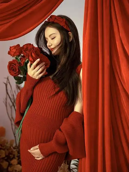 新款影楼孕妇照服装红色新年艺术照片孕妈咪性感唯美摄影写真衣服