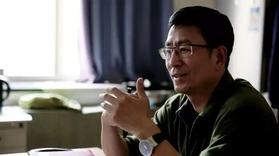 白岩松:我从小就向往当老师