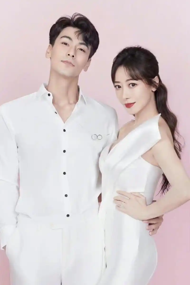 陈紫函和戴向宇,这对相差8岁的姐弟恋看起来稳稳地幸福