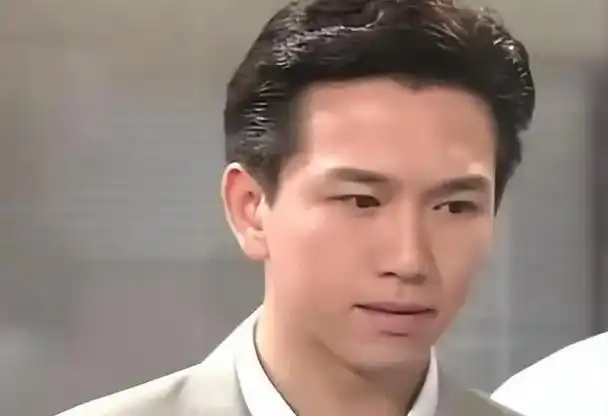 从叱咤半个娱乐圈到沦为配角万人迷温兆伦怎么突然不红了