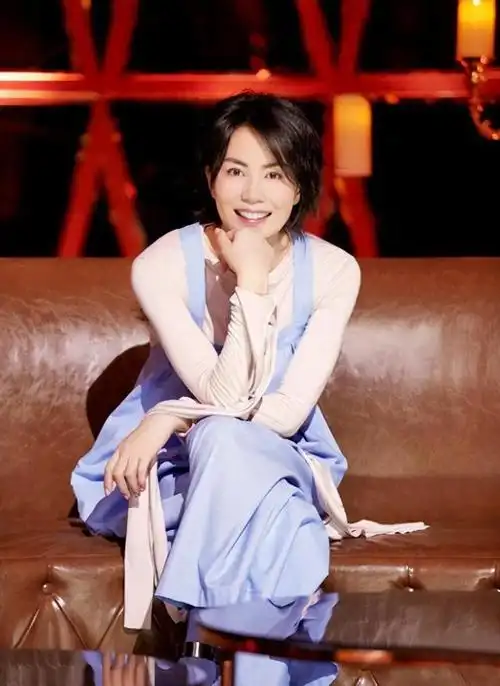 张柏芝突然高调改名,王菲在上海产下一女?谢霆锋被传紧急改遗嘱