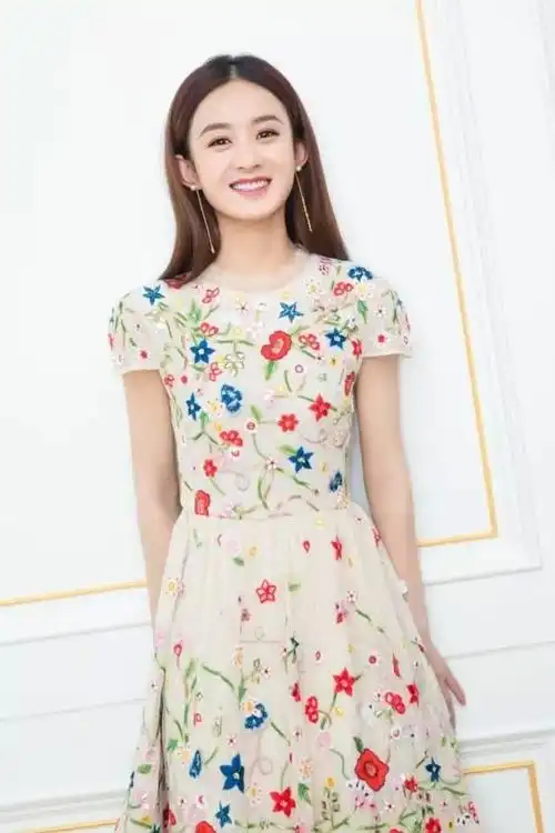 赵丽颖的十年红毯变化(赵丽颖打败蛇精脸)(5)