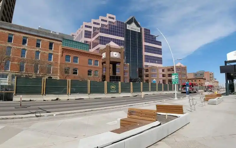 加拿大第五大城市埃德蒙顿市中心看后你会说不如中国五线城市