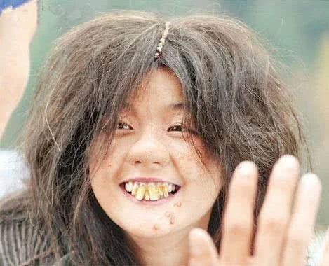 演员是个丑女孩李小燕的目光惊呆了迪列巴的形象是猪帮