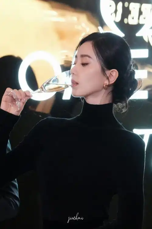 刘诗诗 优雅黑天鹅