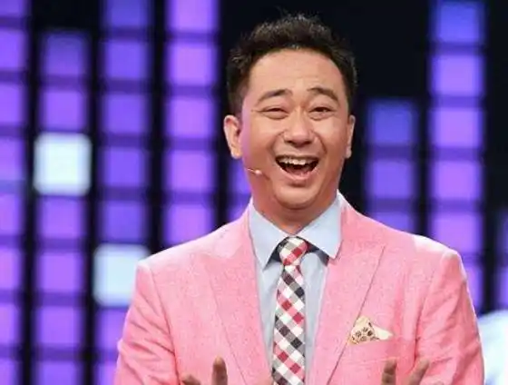 八零后脱口秀主持人|王自健:经历家暴和背叛,曾经的意气风发,如今就