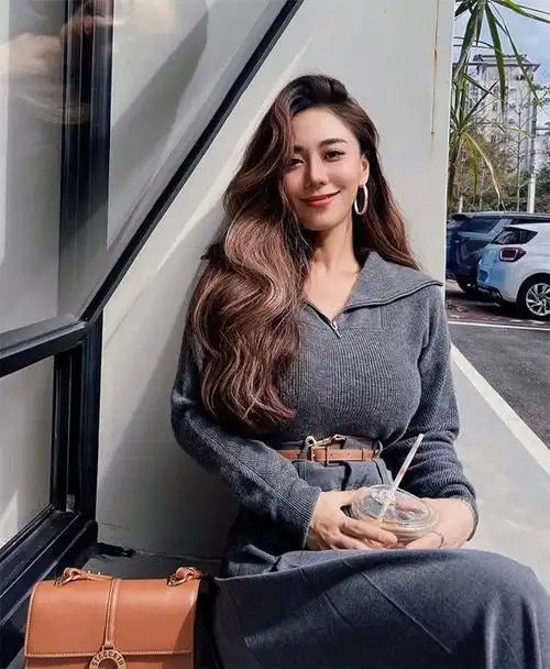 30岁做个成熟女人掌握好一半穿搭一半发型想不优雅都难