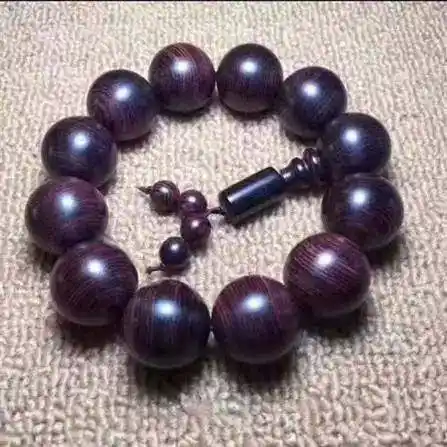 材质纹理比较: (海南黄花梨手串)