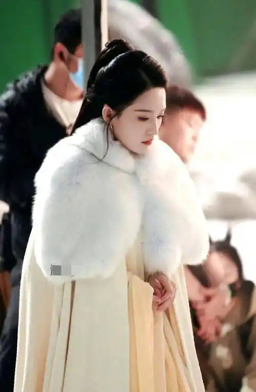 杨紫 陈冠希 李沁 肖战 易烊千玺 杨幂 刘诗诗 吴亦凡 王艳_古装_乔欣