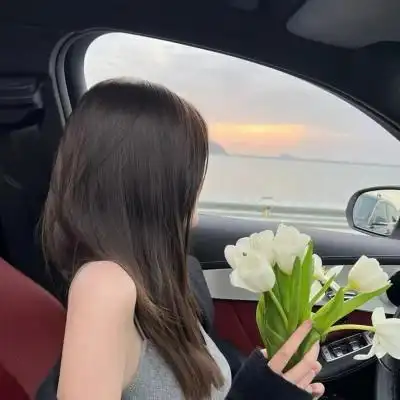 女生头像超级哇塞女孩背影