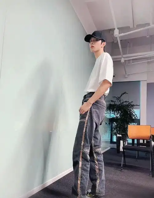 刘耀文说四舍五入和天花板一样高