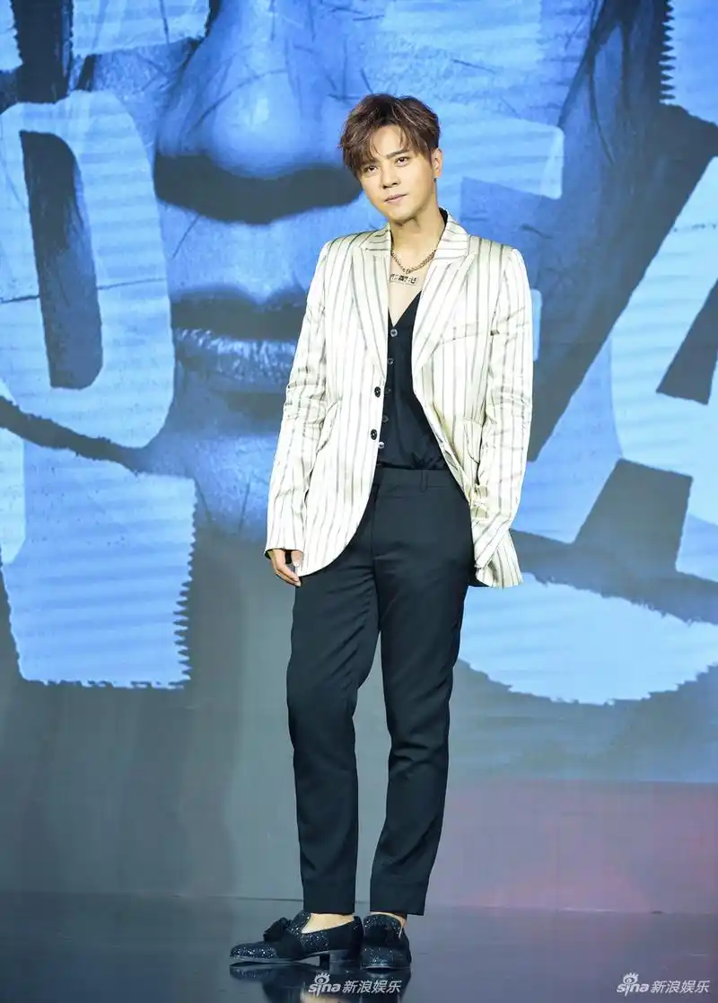 组图:罗志祥亮相新专辑发布会 直言向胡彦斌邀歌得来不易