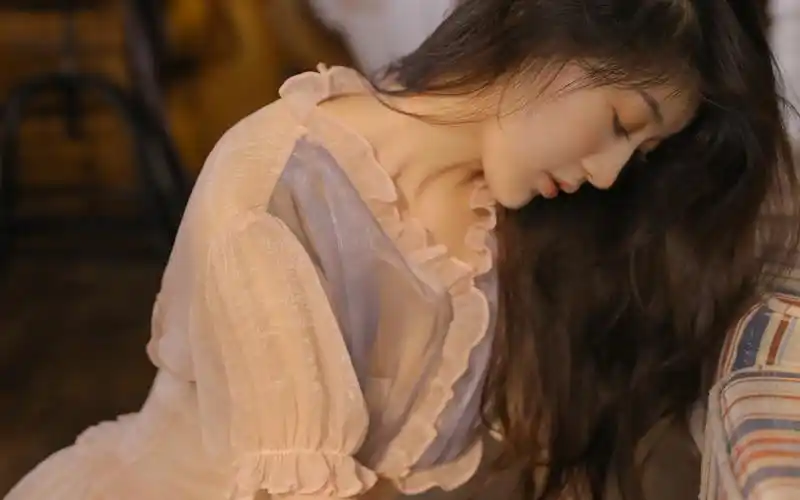 高冷美女诱人写真高清桌面壁纸