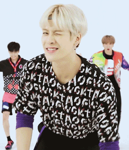 综艺gif王嘉尔gif跳舞gif帅气gif挑逗gif