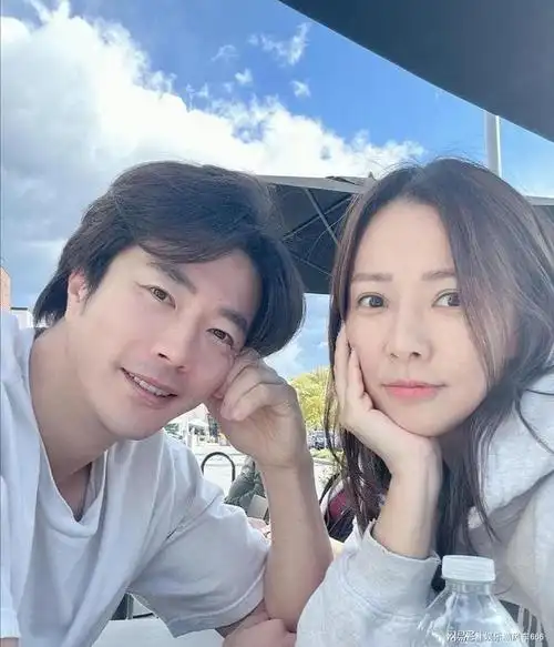 近日,权相佑老婆孙泰英在自己的youtube频道上传了题为"让妈妈孙泰英