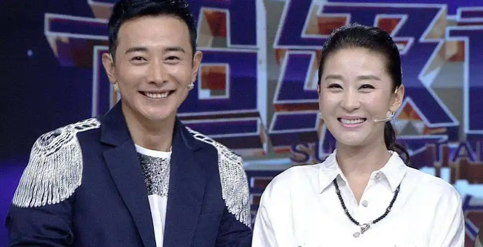 与罗晋分手嫁大21岁富豪,生下龙凤胎得到一架飞机,今43岁被宠成公主