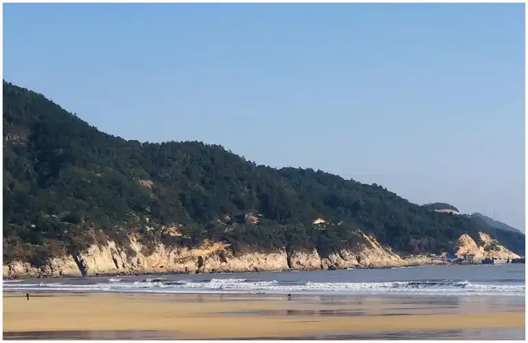 霞浦有四大沙滩,它们分别是外浒沙滩,大京沙滩,高罗沙滩,吕峡沙滩,而