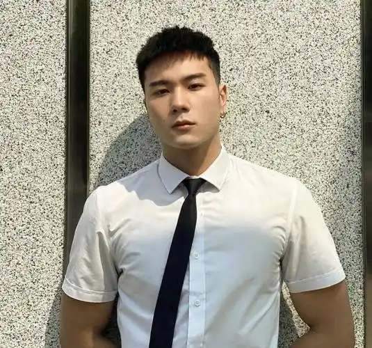 原创花30块就能剪的发型男生夏天留这四款潮流短发阳光又帅气