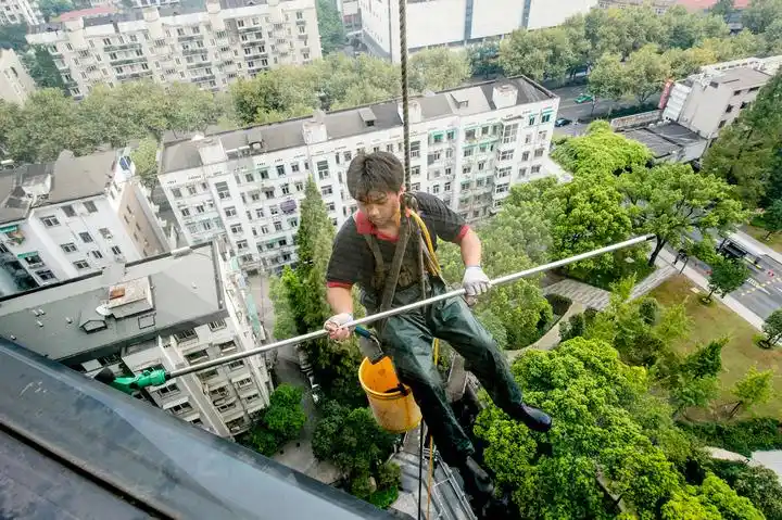 看浙里丨蜘蛛人城市因他们而美丽