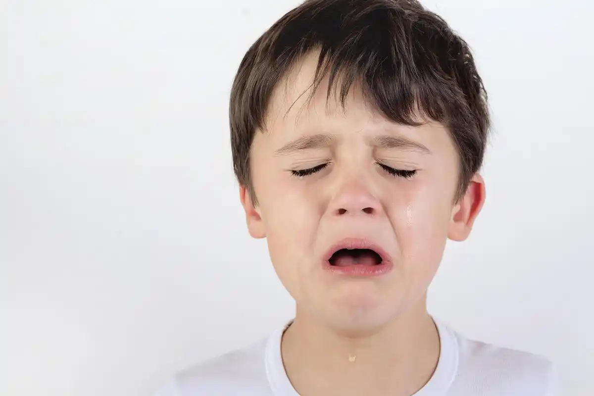 孩子发脾气时,如何有效哄娃 孩子发脾气的时候,我们