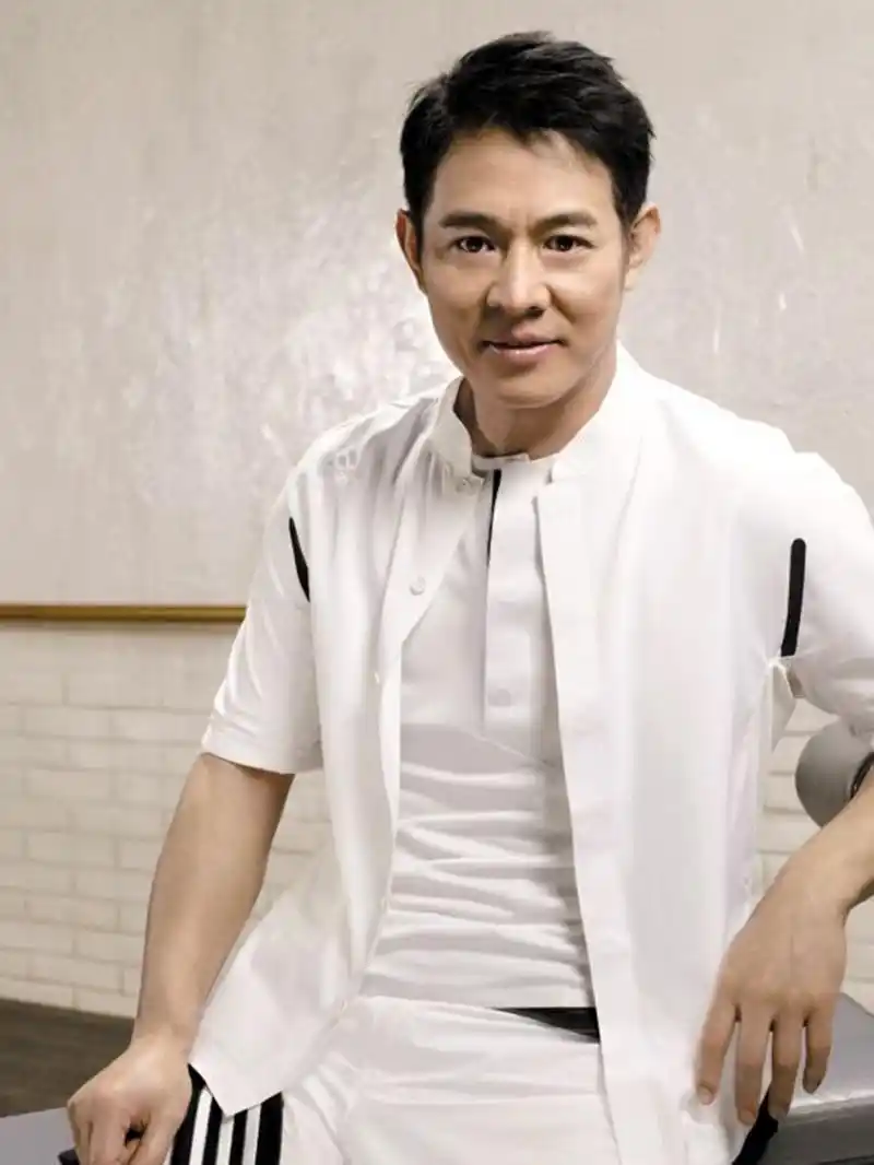 比伯|洪金宝谈《功守道》:没人是看马云面子去演,吴京马云差点翻脸