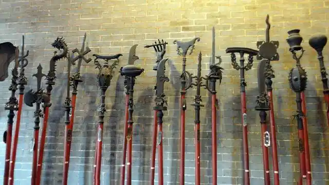 古代人真的喜欢沉甸甸的武器吗出土文物给你答案真相竟是这样