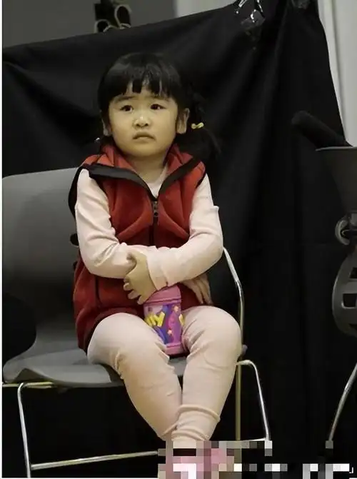 姚明女儿身高已超妻子叶莉,200斤体重穿着朴素,身高有望达2米15