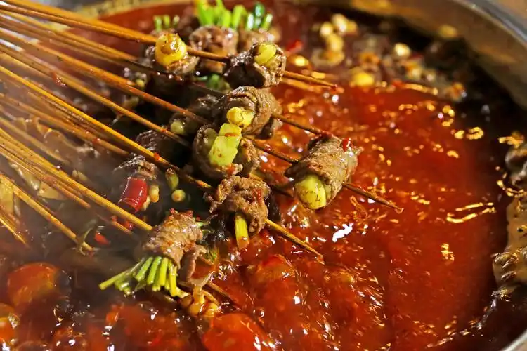 四川味道代表之一"串串香"开店如何选择底料