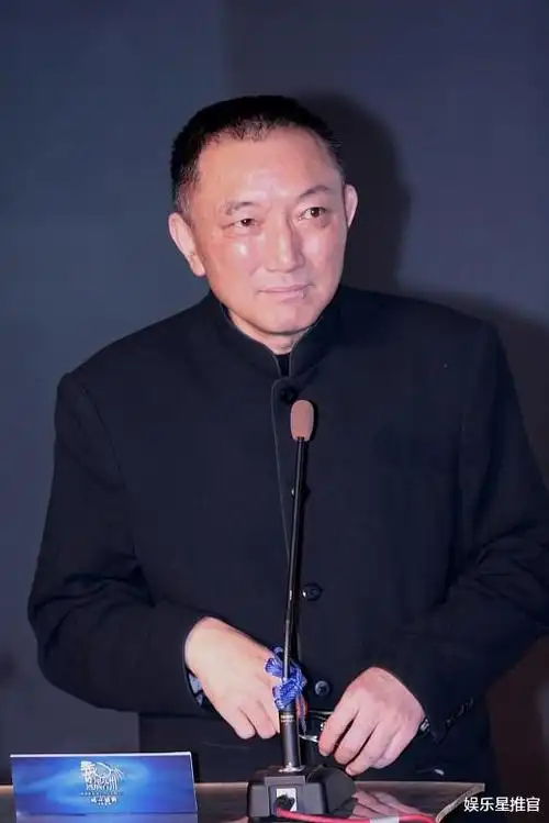 能撼动整个娱乐圈的男人韩三平他的背景强大到不敢想象